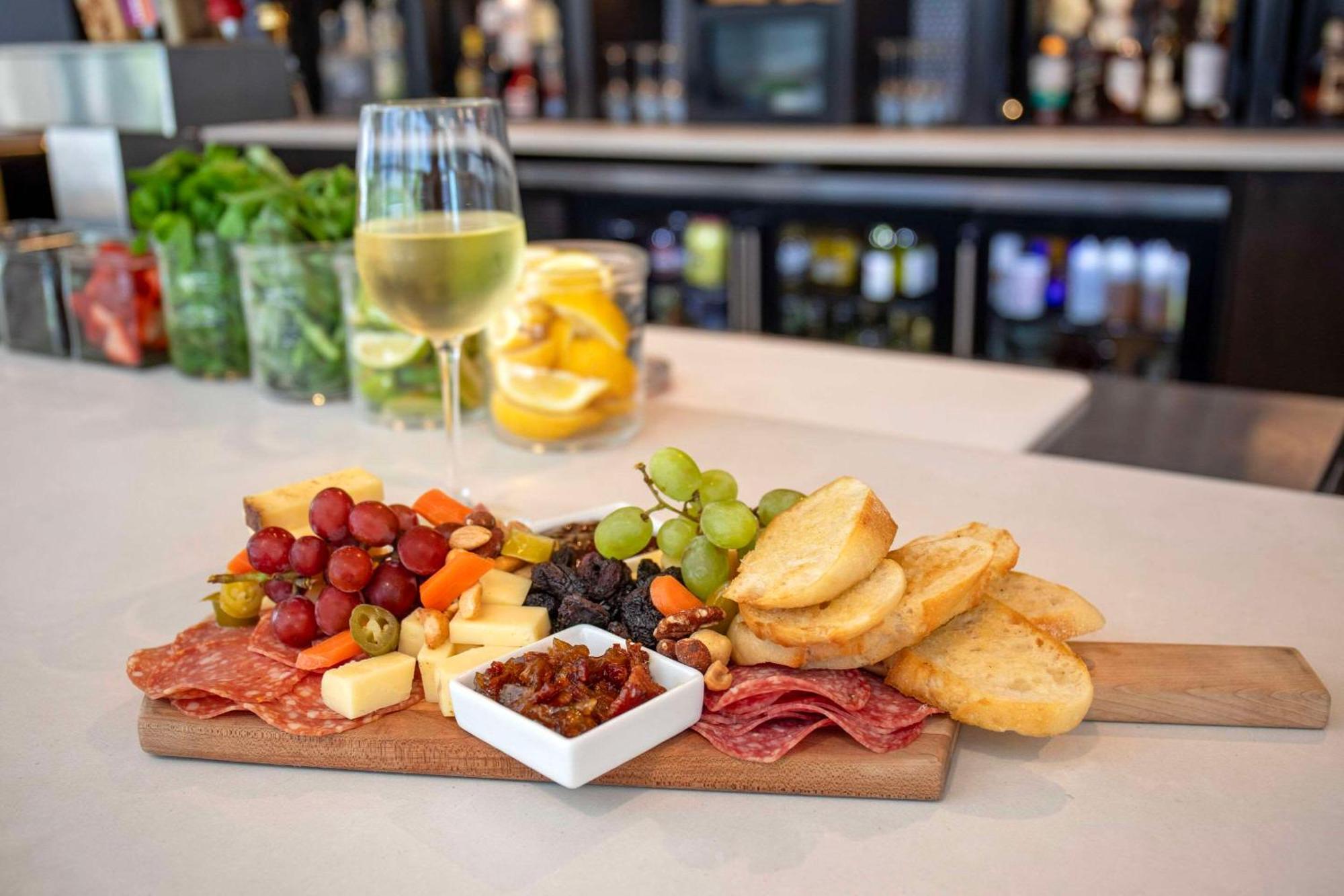 Cambria Hotel Denver Downtown Rino Экстерьер фото
