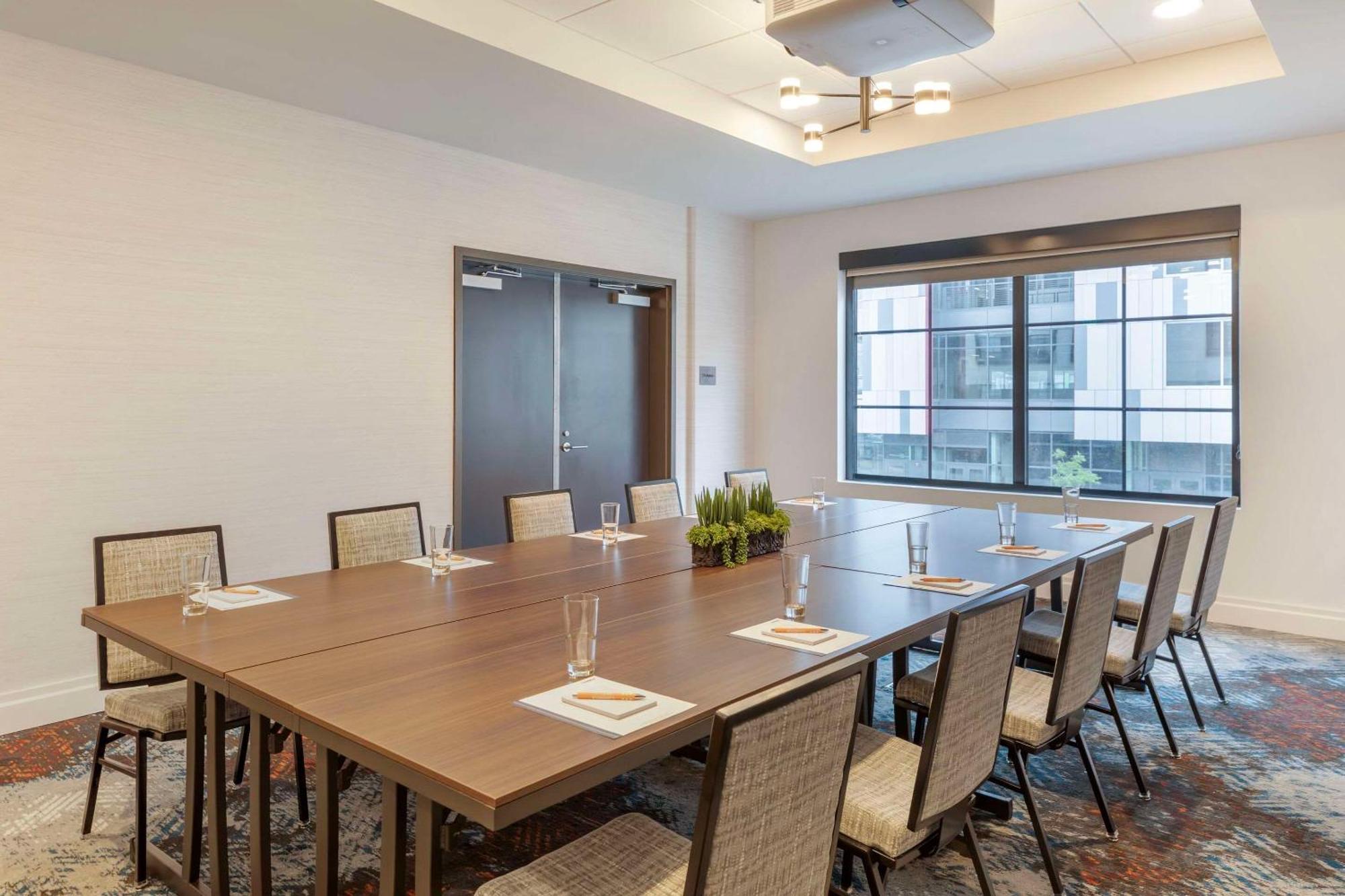 Cambria Hotel Denver Downtown Rino Экстерьер фото