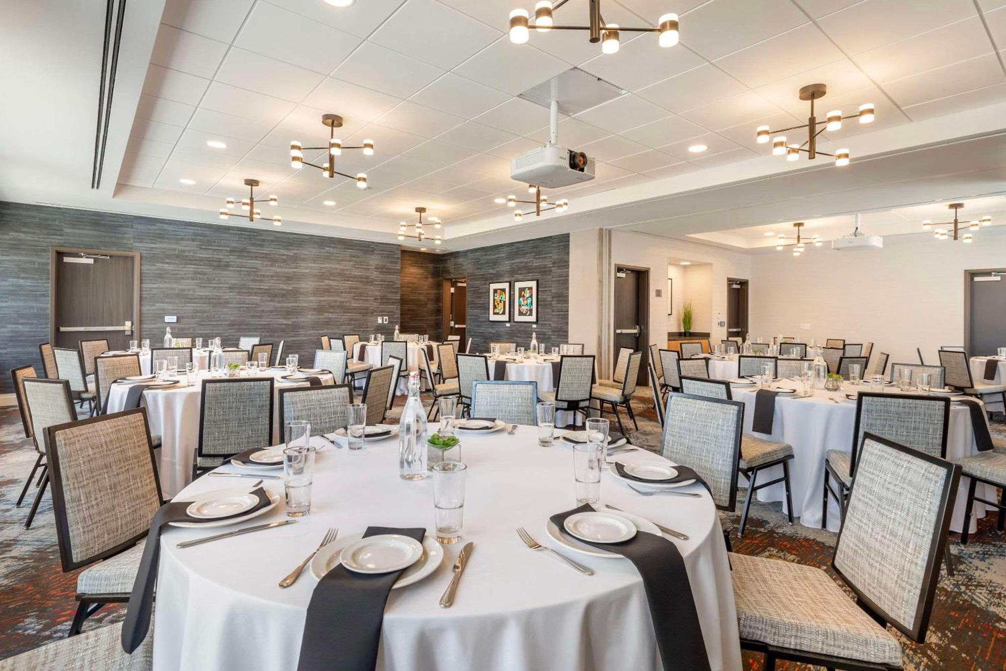 Cambria Hotel Denver Downtown Rino Экстерьер фото